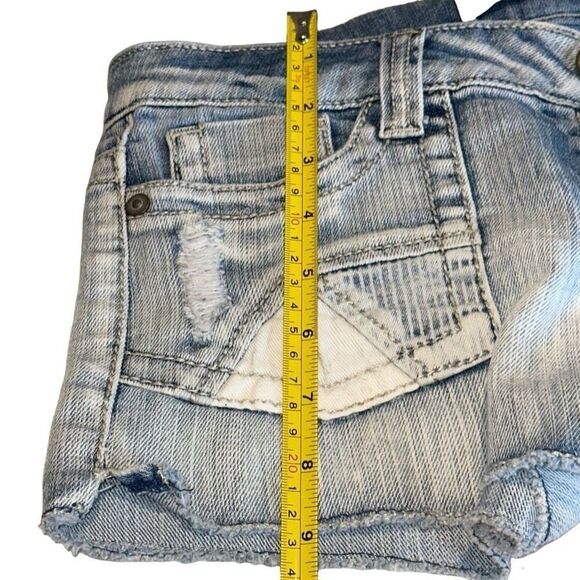 No Boundaries Blue Faded Denim Flat Front High-Rise Cut-Off Shorts Ladies Size 3 - Picture 6 of 9